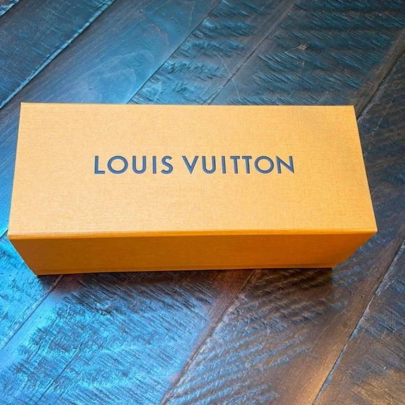 Louis Vuitton Box, Shopping Bag & Ribbon, Perfume Box & Holder - Picture 9 of 16